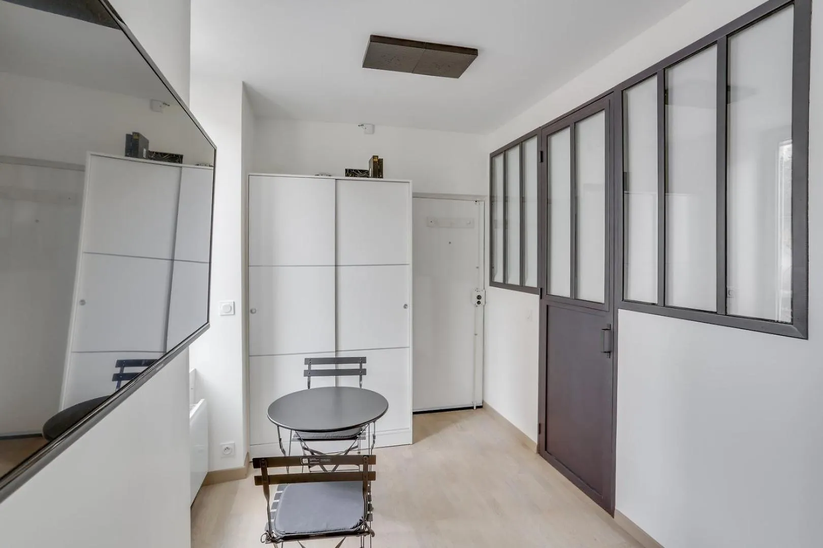 Le Fonctionnel A Paris Apartment