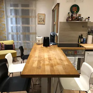 47m2 Calme Au Coeur De Paris